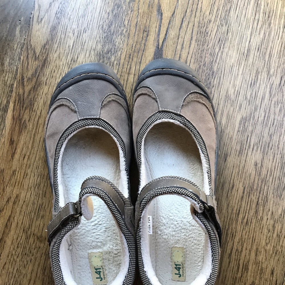Women’s J-41 Mary Jane size 11M